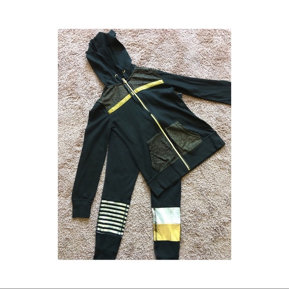 2 PIECE BRAND NEW MATERIAL GIRL ACTIVE SET!! - Picture 3 of 6